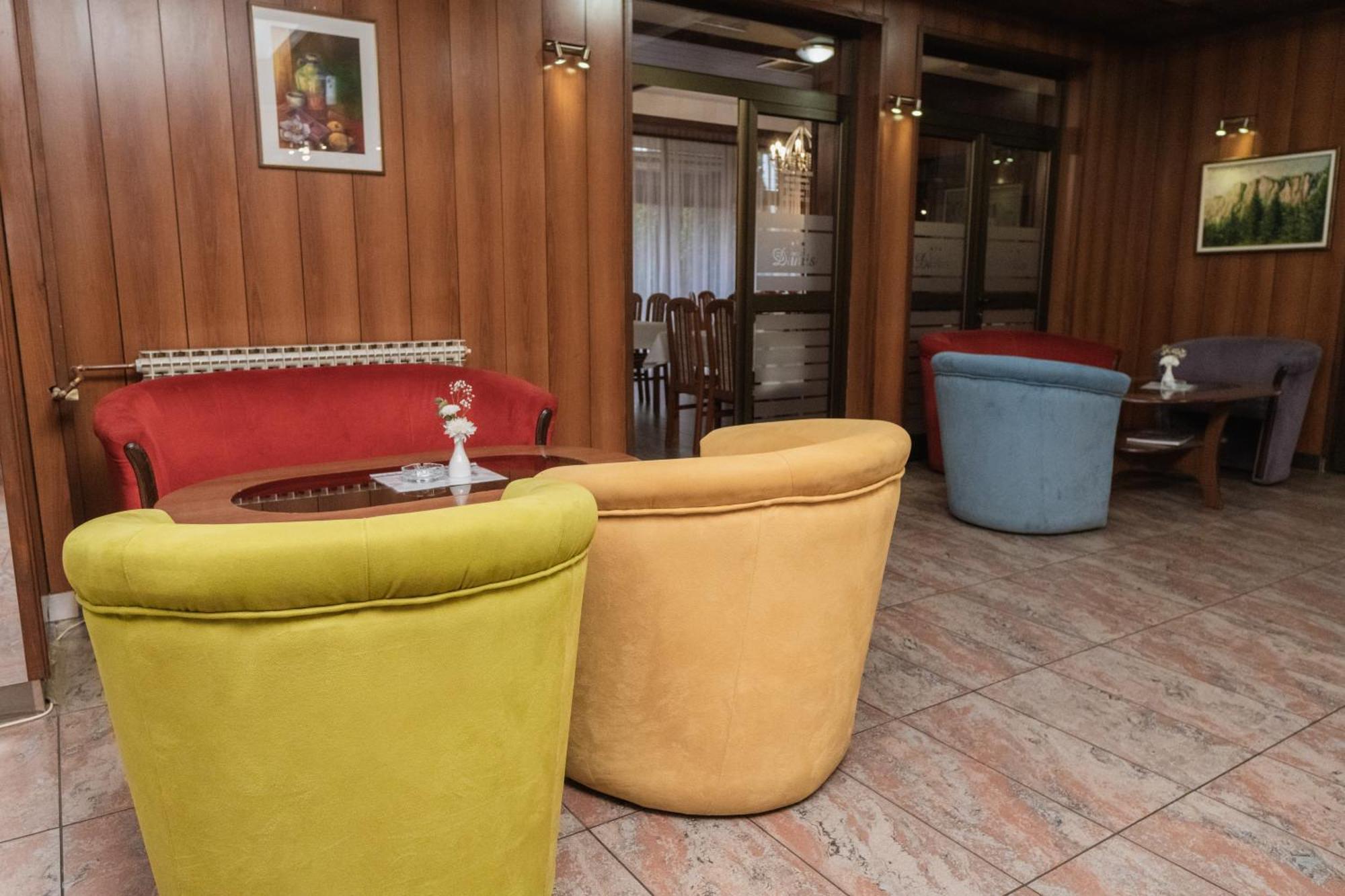 Hotel Damis Пале Екстериор снимка