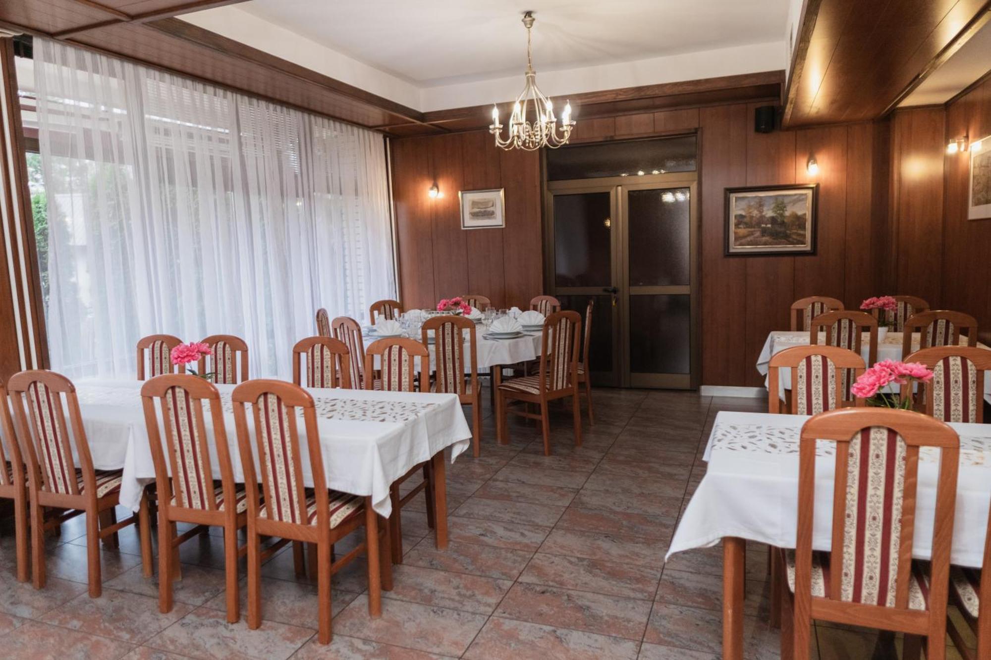 Hotel Damis Пале Екстериор снимка