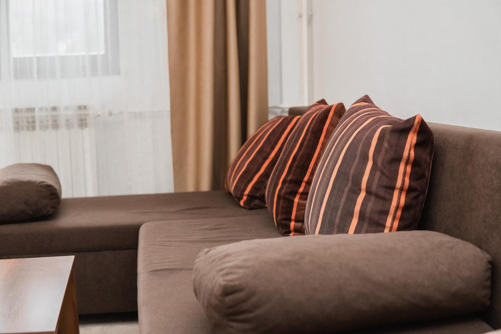 Hotel Damis Пале Екстериор снимка