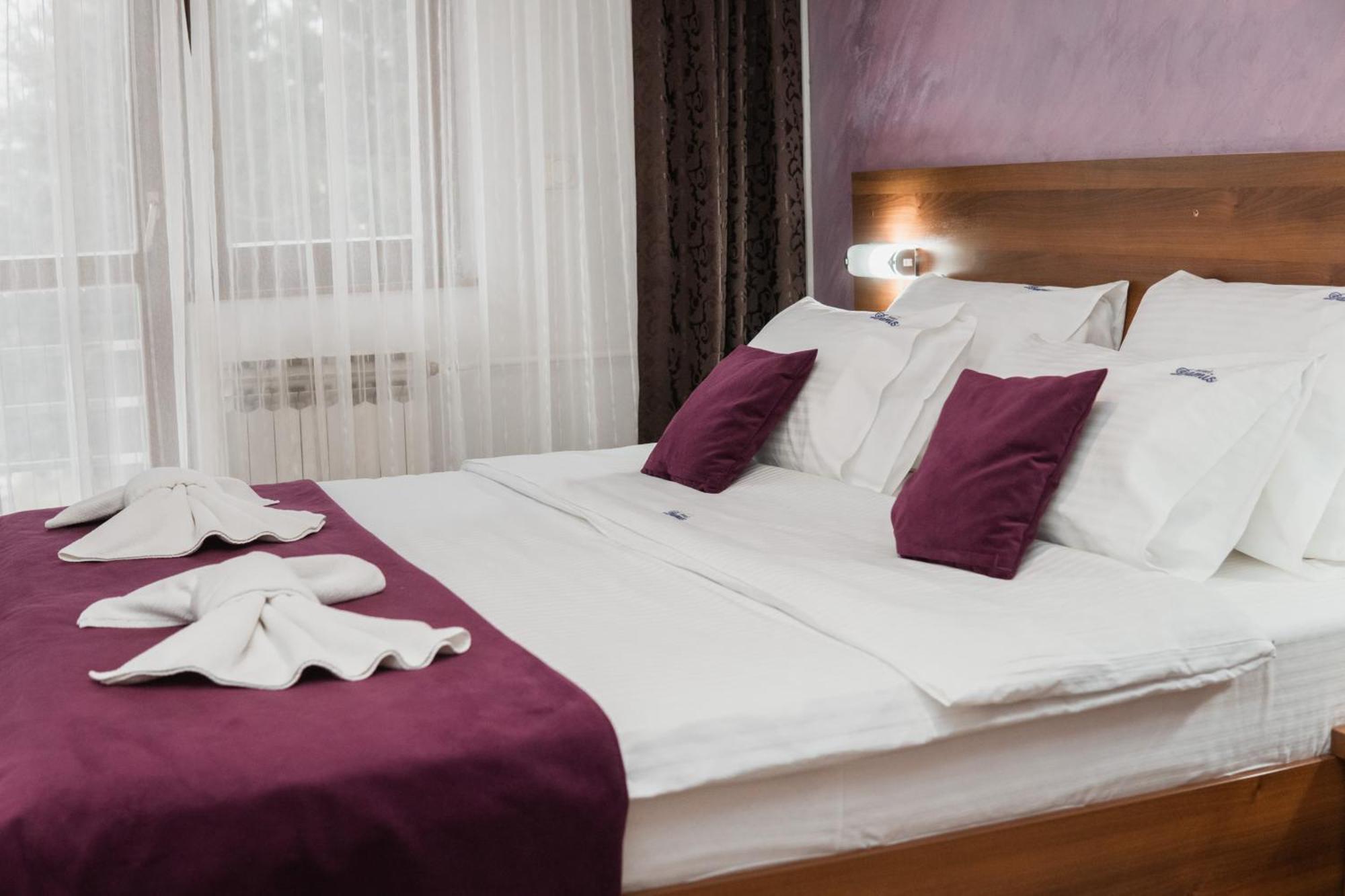 Hotel Damis Пале Екстериор снимка