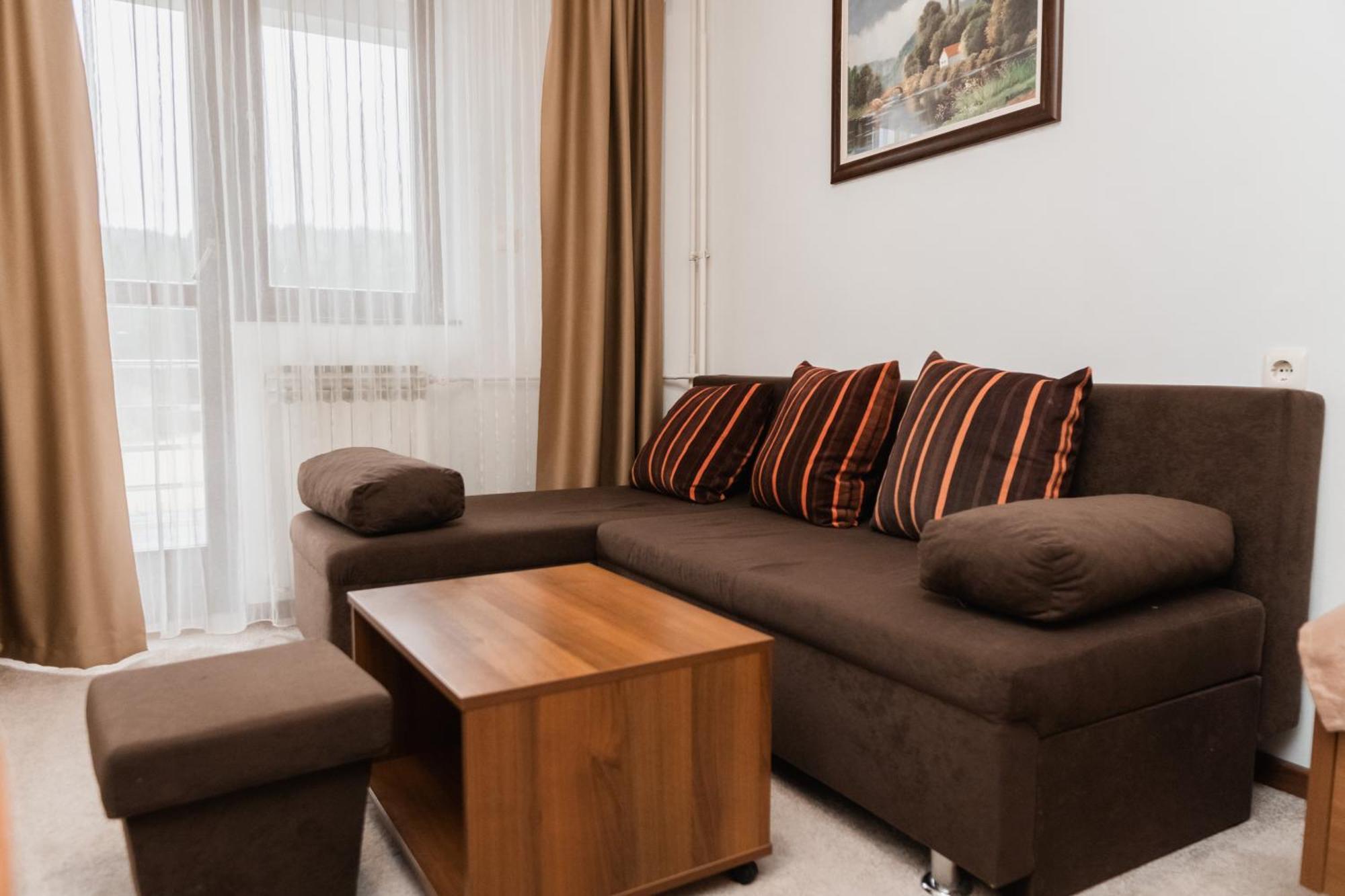 Hotel Damis Пале Екстериор снимка